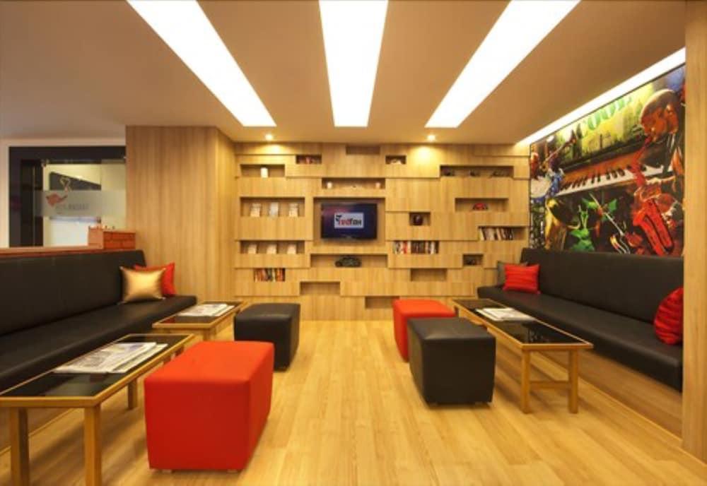 होटल Red Fox By Lemon Tree Hotels, 3*