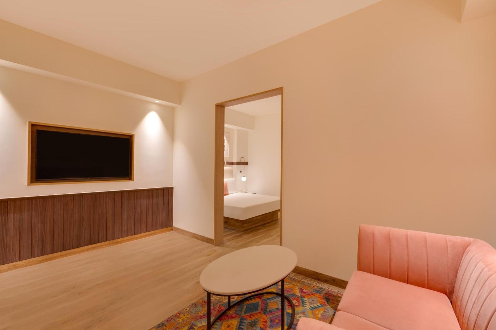 Red Fox By Lemon Tree Hotels, 3*