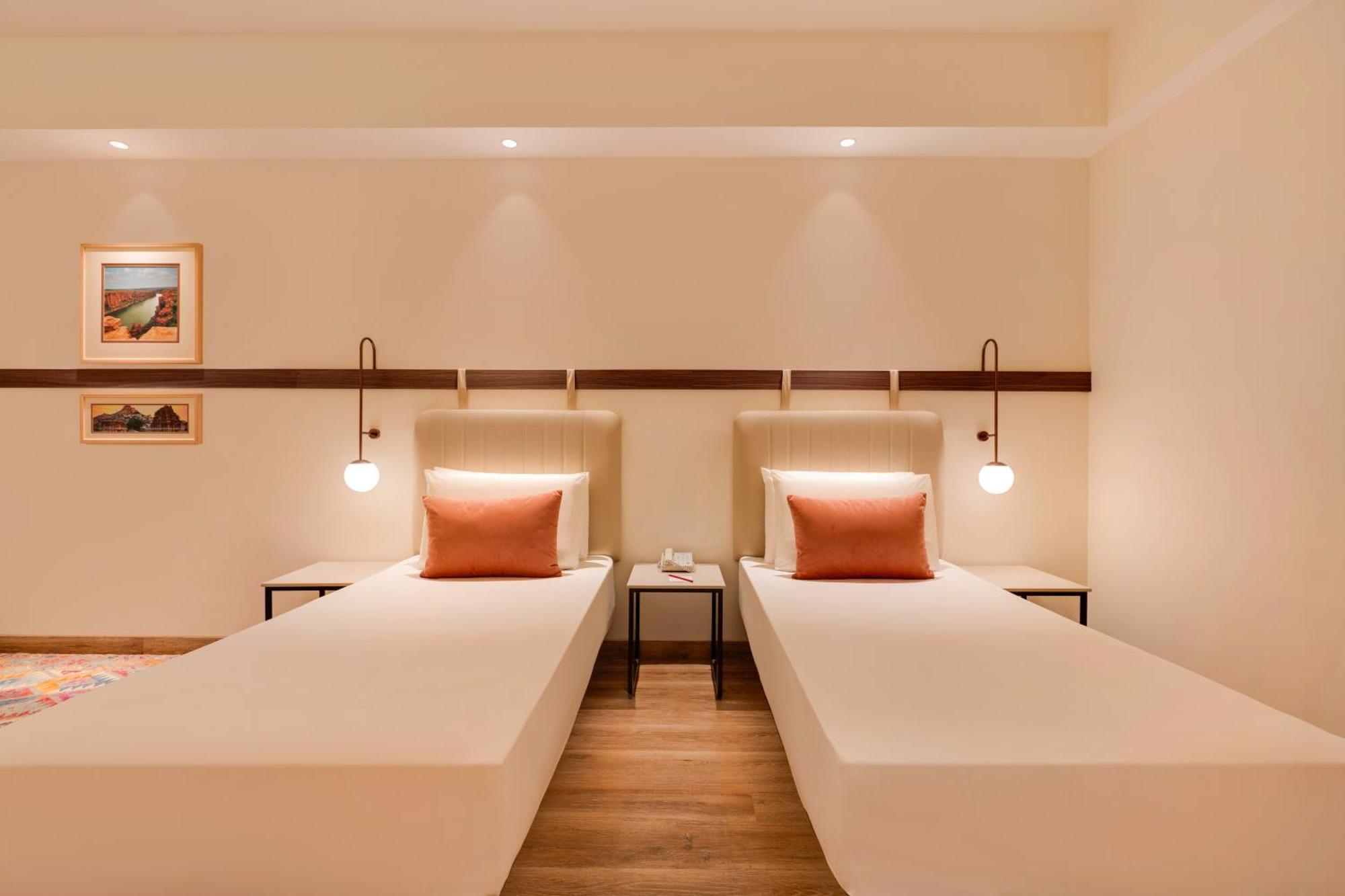 Red Fox By Lemon Tree Hotels, होटल