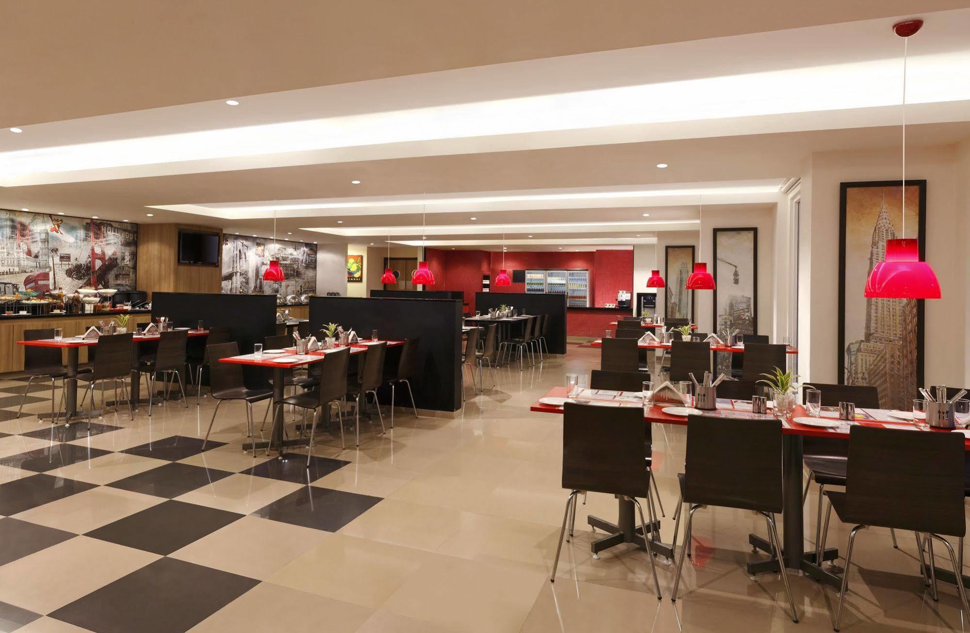 होटल Red Fox By Lemon Tree Hotels, 3*
