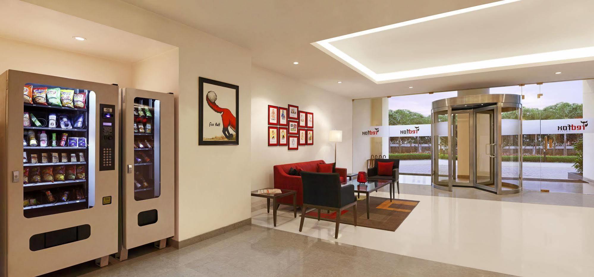 होटल Red Fox By Lemon Tree Hotels, 3*