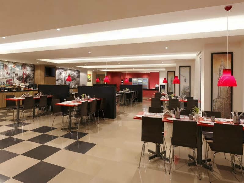 Red Fox By Lemon Tree Hotels, होटल 3*